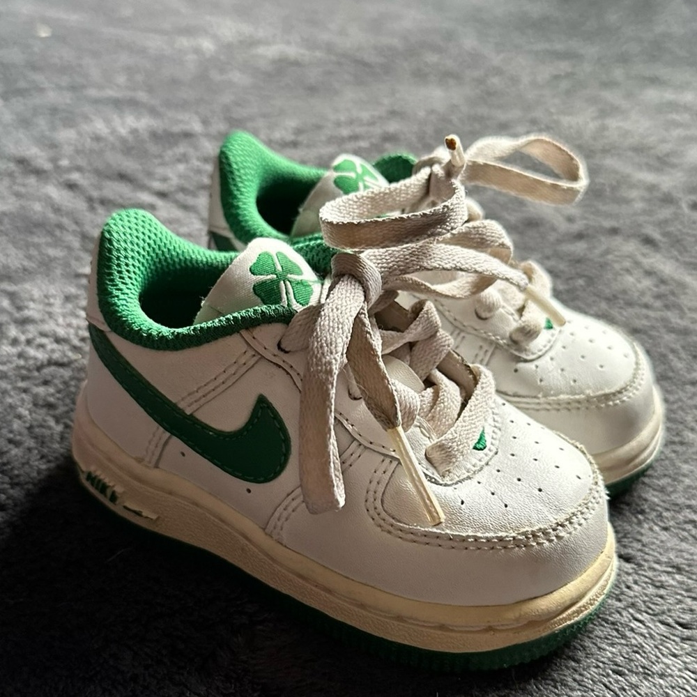 Baby Celtic Nike sneakers